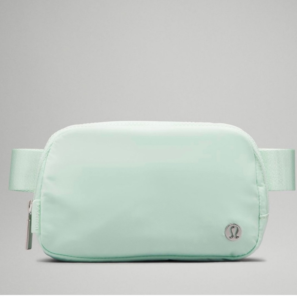 Limited Edition Lululemon Belt Bag 1L BNWT Mint Green